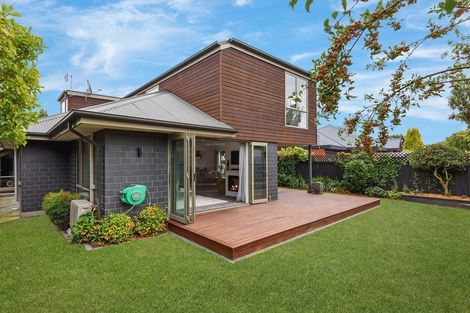 Photo of property in 130 Wairakei Road, Bryndwr, Christchurch, 8053