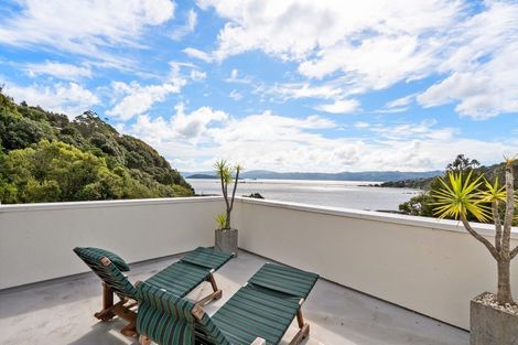 Photo of property in 52 Walter Road, Lowry Bay, Lower Hutt, 5013