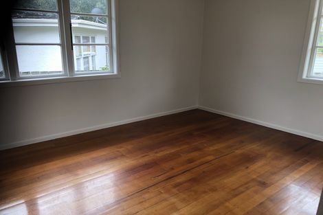 Photo of property in 8 Serjeant Street, Henderson, Auckland, 0612