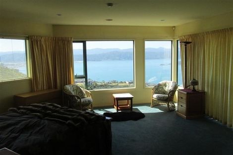 Photo of property in 44 Dress Circle, Newlands, Wellington, 6037