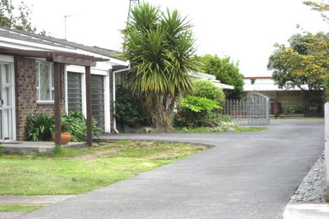 Photo of property in 2/89 Manuroa Road, Takanini, 2112