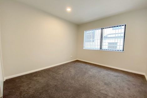 Photo of property in 42 Mcwhirters Farm Lane, Massey, Auckland, 0614