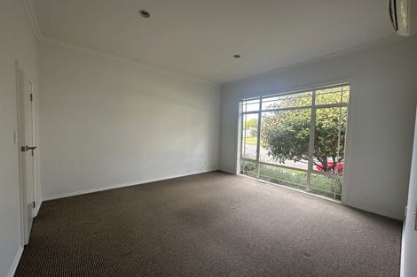 Photo of property in 24 Tyrian Close, Half Moon Bay, Auckland, 2012