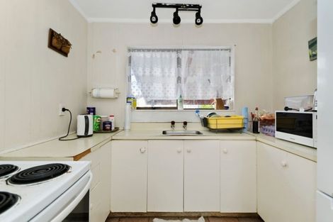 Photo of property in 2/7 Maplesden Drive, Clendon Park, Auckland, 2103