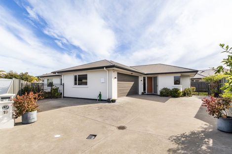 Photo of property in 19 Pania Place, Poraiti, Napier, 4112