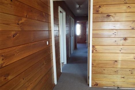 Photo of property in 17 Ngahu Street, Fairy Springs, Rotorua, 3015