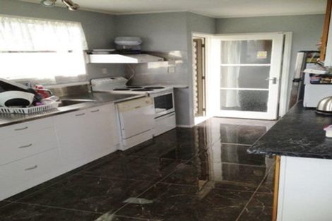 Photo of property in 71 Marendellas Drive, Bucklands Beach, Auckland, 2014