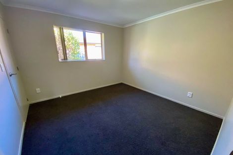 Photo of property in 10 Burton's Drive, Swanson, Auckland, 0614