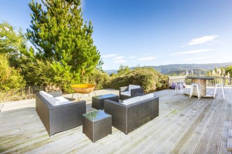 Photo of property in 37 Mt Marua Drive, Timberlea, Upper Hutt, 5018