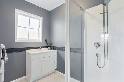 Photo of property in 1/39 Butterworth Drive, Glendene, Auckland, 0602