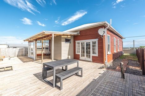 Photo of property in 23 Ruapehu Street, Castlecliff, Whanganui, 4501