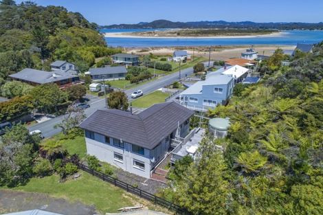 Photo of property in 43 Te Maika Road, Ngunguru, Whangarei, 0173