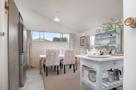 Photo of property in 71 Larsen Crescent, Tawa, Wellington, 5028