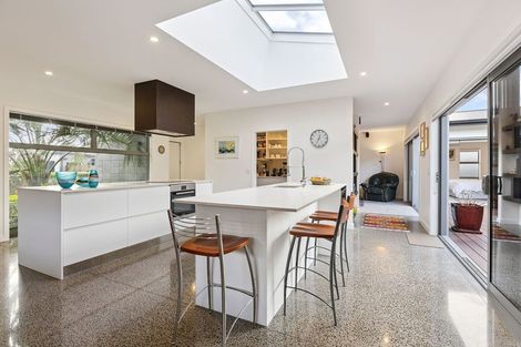 Photo of property in 4 Wentworth Lane, Waiwhakaiho, New Plymouth, 4312