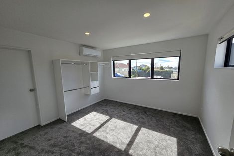 Photo of property in 4f Hepburn Road, Glendene, Auckland, 0602