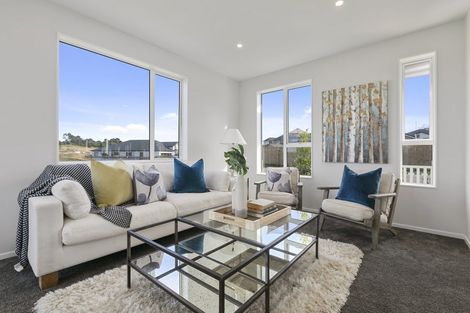 Photo of property in 10 Bine Crescent, Orewa, 0931