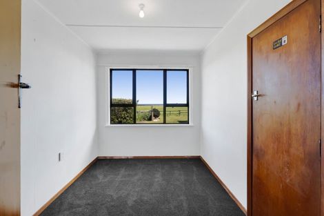 Photo of property in 4923 South Road, Opunake, 4681