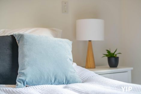 Photo of property in 27a Fernhaven Grove, Newlands, Wellington, 6037