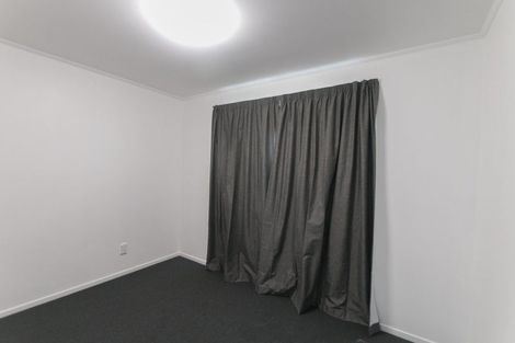Photo of property in 6 Kilcar Place, Massey, Auckland, 0614