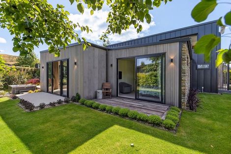 Photo of property in 4 Takahe Lane, Wanaka, 9305