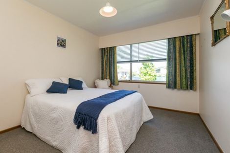 Photo of property in 211 Sunnybank Crescent, Camberley, Hastings, 4120