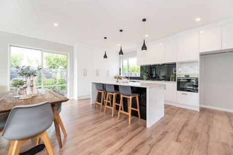 Photo of property in 17 Boocock Crescent, Orewa, 0931