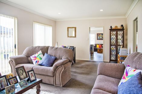Photo of property in 27 Turnberry Drive, Wattle Downs, Auckland, 2103