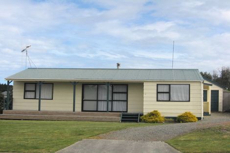 Photo of property in 17 Kahukura Avenue, Waitarere Beach, Levin, 5510