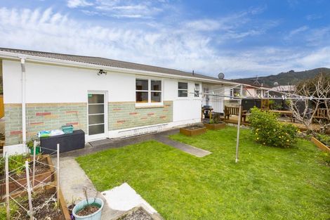 Photo of property in 12a Ebdentown Street, Ebdentown, Upper Hutt, 5018