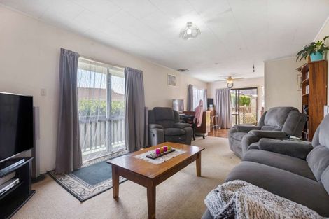 Photo of property in 20 Bundena Place, Clendon Park, Auckland, 2103