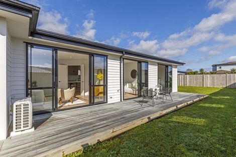 Photo of property in 7 Paihere Street, Huapai, Kumeu, 0810