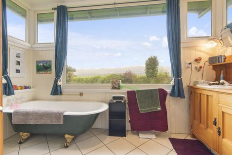 Photo of property in 18 Heatherlea Road West, Levin, 5575