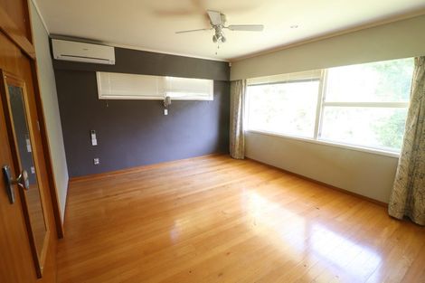 Photo of property in 11 Ellice Road, Totara Vale, Auckland, 0629