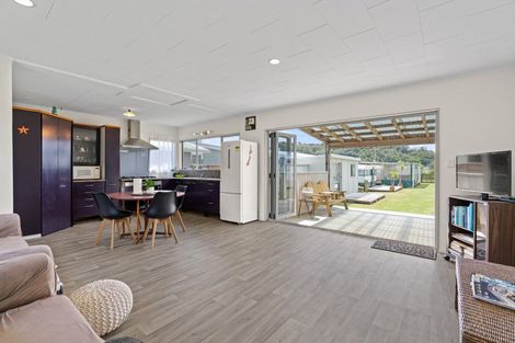 Photo of property in 13 Taiwa Road, Oakura, Hikurangi, 0184