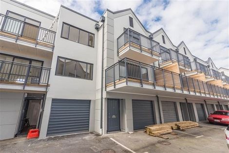 Photo of property in Krisley Court, 15/6 Ambrico Place, New Lynn, Auckland, 0600