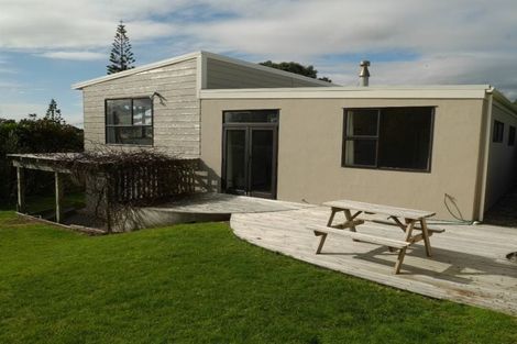 Photo of property in 51 William Street, Waikanae Beach, Waikanae, 5036