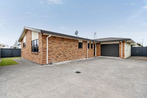 Photo of property in 2/213 Coronation Avenue, Welbourn, New Plymouth, 4310