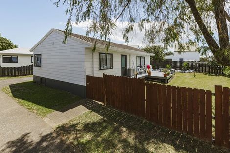 Photo of property in 1/22 Barneys Farm Road, Clendon Park, Auckland, 2103