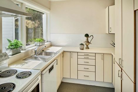 Photo of property in 32 Moana Road, Plimmerton, Porirua, 5026