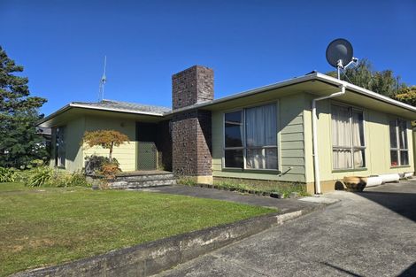 Photo of property in 41 Rhodes Drive, Kelvin Grove, Palmerston North, 4414
