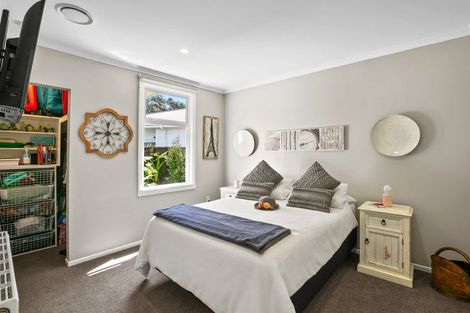 Photo of property in 53 Govett Avenue, Frankleigh Park, New Plymouth, 4310