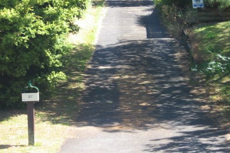 Photo of property in 27 Easton Park Parade, Glenfield, Auckland, 0629