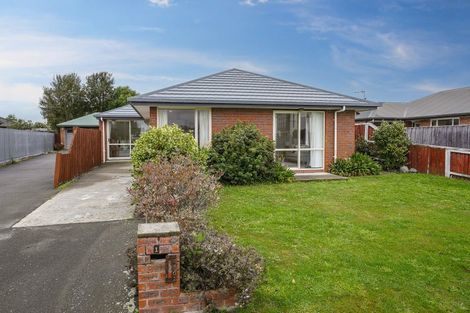 Photo of property in 17 Broadbent Street, Riccarton, Christchurch, 8041