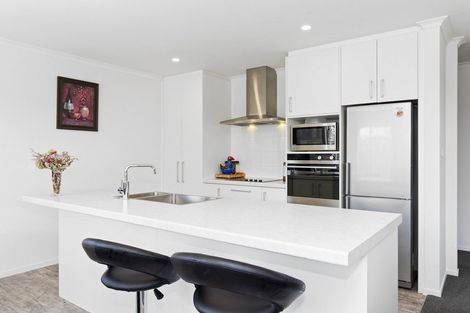 Photo of property in 2 Kotiate Street, Papamoa Beach, Papamoa, 3118