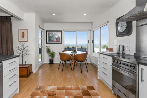 Photo of property in 243 Clifton Road, Te Awanga, 4102