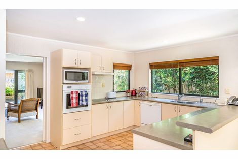 Photo of property in 35 Motutapu Avenue, Manly, Whangaparaoa, 0930