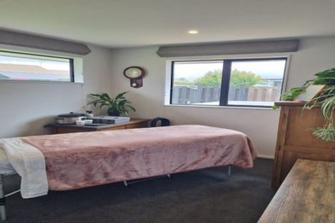 Photo of property in 33 Seadown Crescent, Amberley, 7410