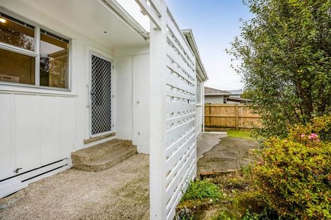 Photo of property in 5 Nikau Street, Inglewood, 4330