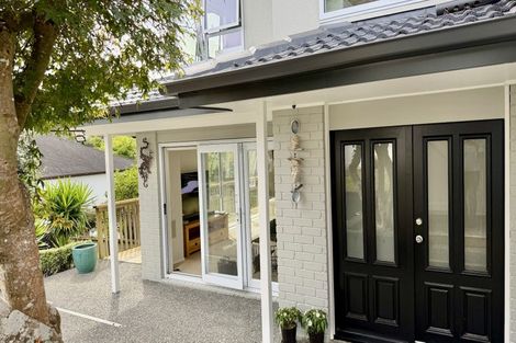 Photo of property in 42 Ravenstone Place, Chatswood, Auckland, 0626