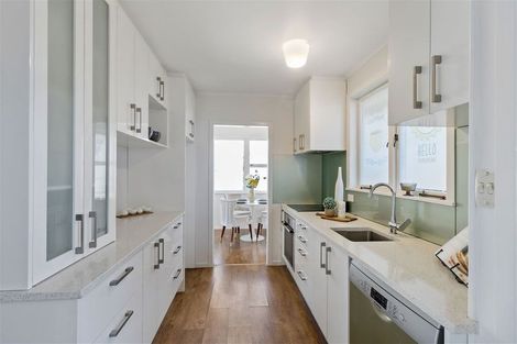 Photo of property in 32 Kirrie Avenue, Te Atatu South, Auckland, 0610